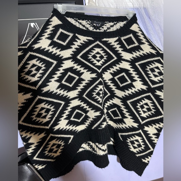 Cute sweater - Picture 2 of 4